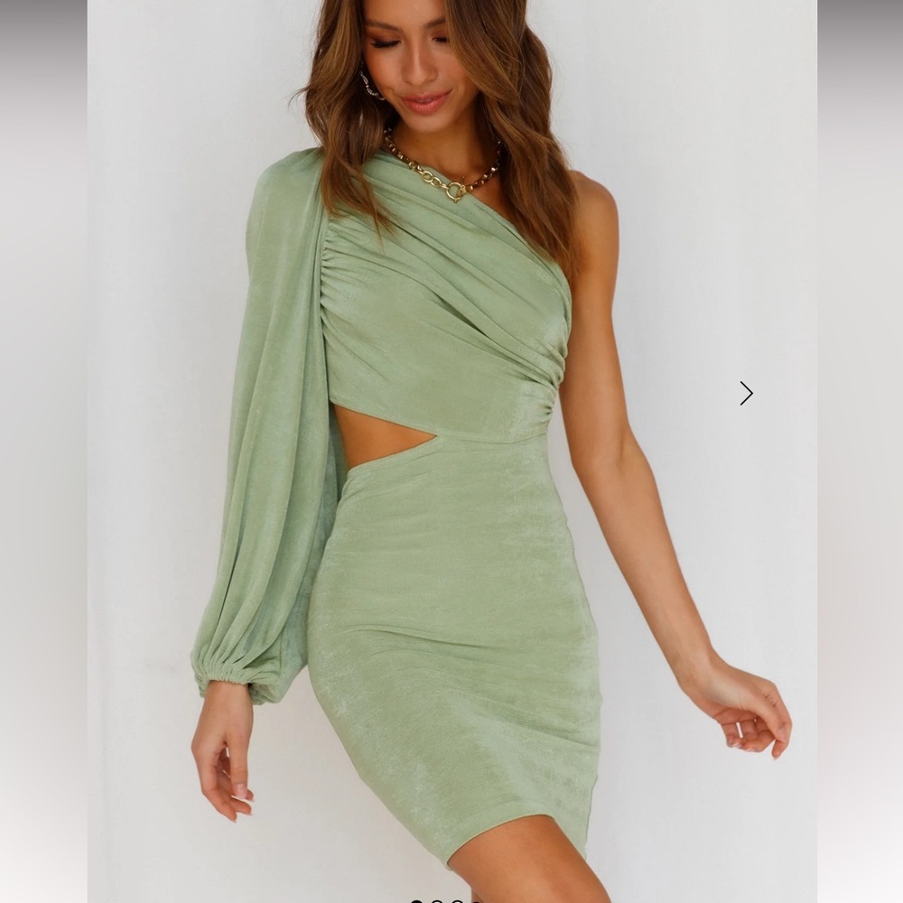 Elegant One-Shoulder Green Dress